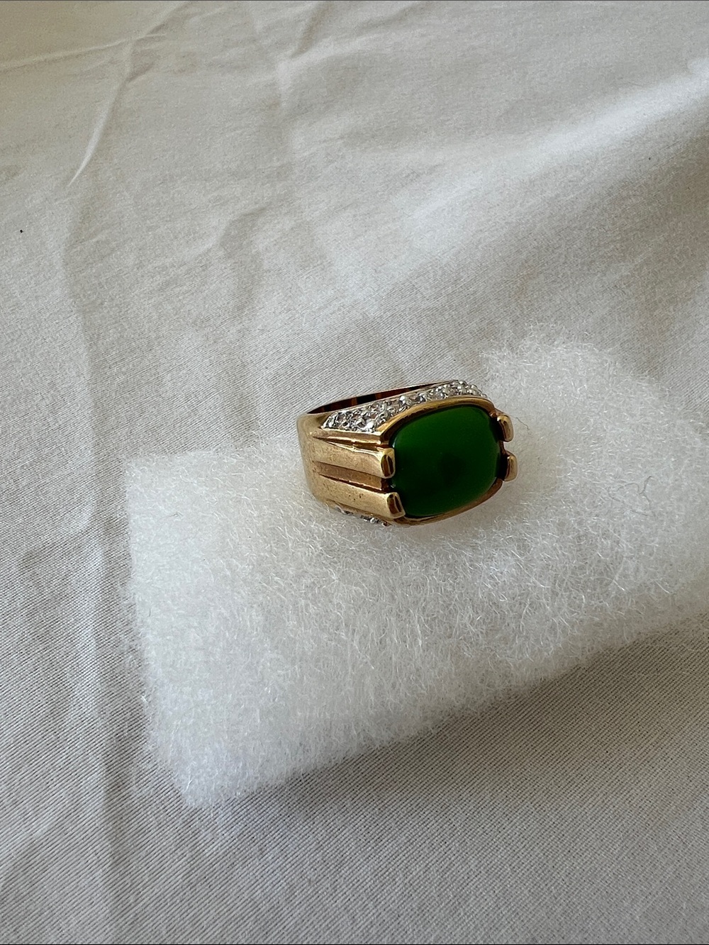 Vintage women’s Ring- Gold electroplated with Green Stone.